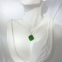 Load image into Gallery viewer, Emerald Green Seaglass Necklace